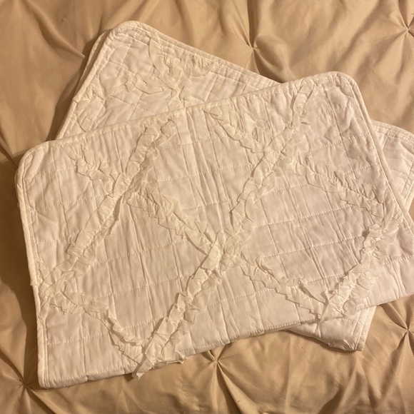 White pillow shams - set of 2 NWOT - Picture 3 of 3